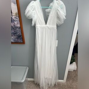 Selfie Leslie White Maxi Dress